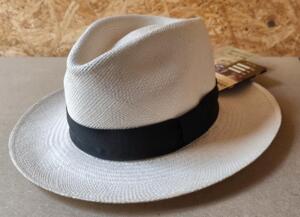Scippis, Classic Panama Hat i 100% naturfarvet Paja Toquilla strå med sort hattebånd